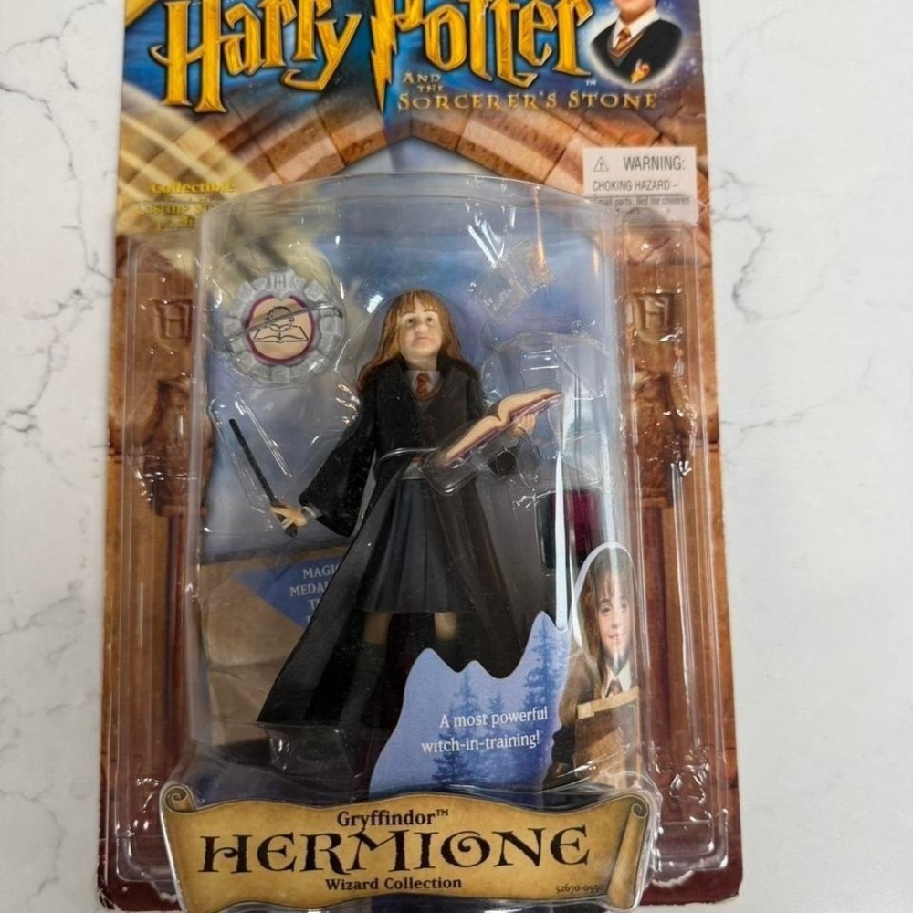Harry Potter Sorcerer's Stone Gryffindor Hermione Granger Wizard Collection 2001